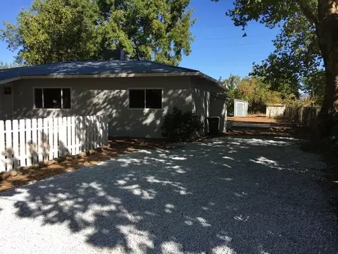 7725 Thistle Ln, Redding, CA 96002 photo 3
