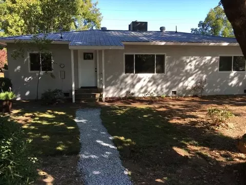 7725 Thistle Ln, Redding, CA 96002 photo 2