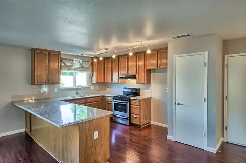1520 Lacey Ln, Redding, CA 96003 photo 7
