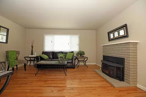1316 Riviera Dr, Redding, CA 96001 photo 5