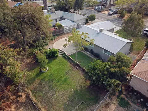 1316 Riviera Dr, Redding, CA 96001 photo 11