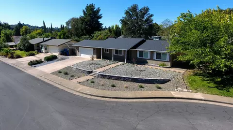 456 Bedrock Ln, Redding, CA 96003 photo 2