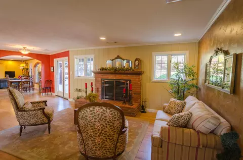 1125 Redbud Dr, Redding, CA 96001 photo 2