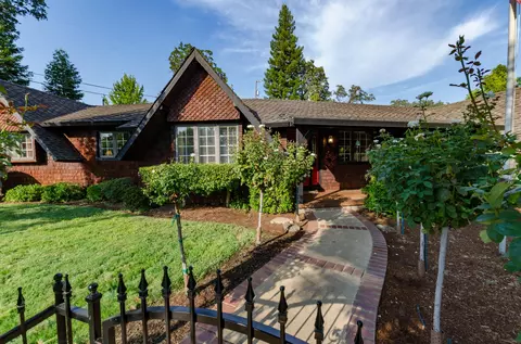 1125 Redbud Dr, Redding, CA 96001 photo 9