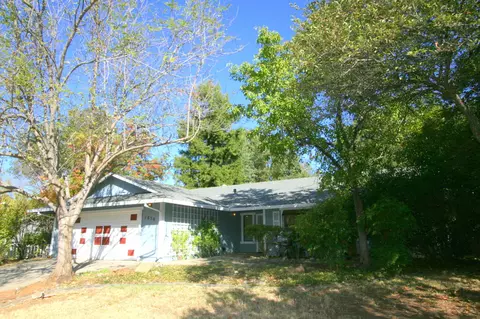 1830 Tiburon Dr, Redding, CA 96003 photo 1