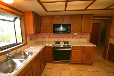 1830 Tiburon Dr, Redding, CA 96003 photo 6