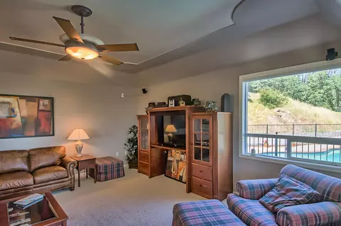 15252 Prospect Dr, Redding, CA 96001 photo 19