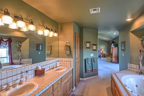 15252 Prospect Dr, Redding, CA 96001 photo 32