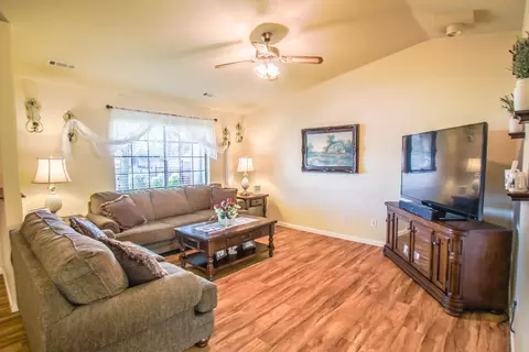 3642 Santa Rosa Way, Redding, CA 96003 photo 7