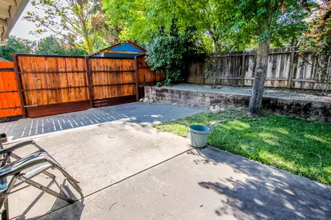 3642 Santa Rosa Way, Redding, CA 96003 photo 32