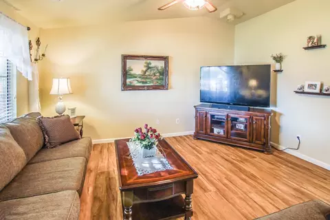3642 Santa Rosa Way, Redding, CA 96003 photo 8