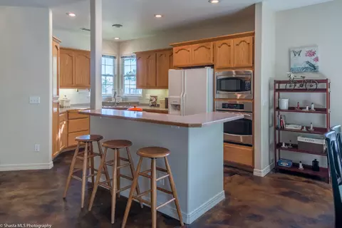 890 Jantail Ct, Redding, CA 96003 photo 9