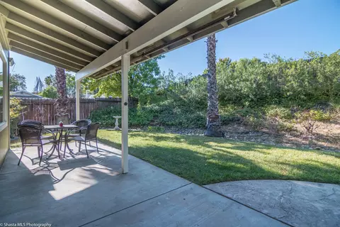 890 Jantail Ct, Redding, CA 96003 photo 4