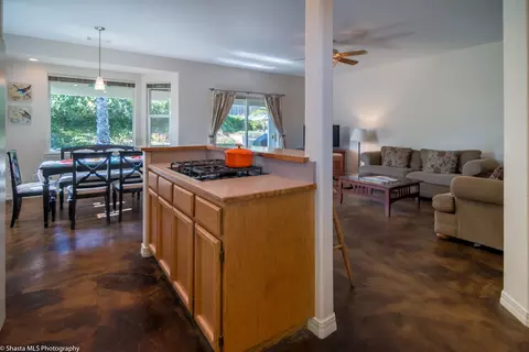 890 Jantail Ct, Redding, CA 96003 photo 8
