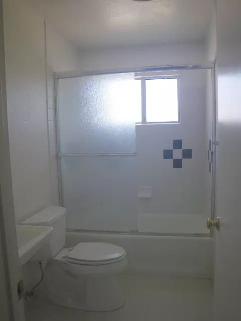 2092 Comet St, Redding, CA 96002 photo 7