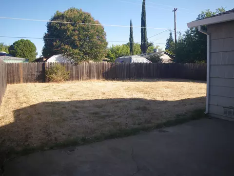 2092 Comet St, Redding, CA 96002 photo 13