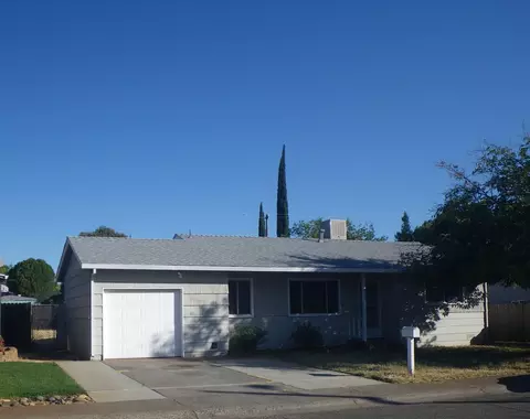 2092 Comet St, Redding, CA 96002 photo 1