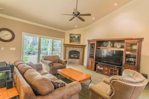 19575 Mockingbird Ln, Redding, CA 96002 photo 6
