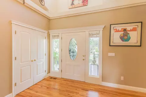 19575 Mockingbird Ln, Redding, CA 96002 photo 4