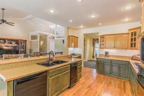 19575 Mockingbird Ln, Redding, CA 96002 photo 10