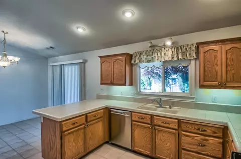 3906 Bristol Dr, Redding, CA 96002 photo 14