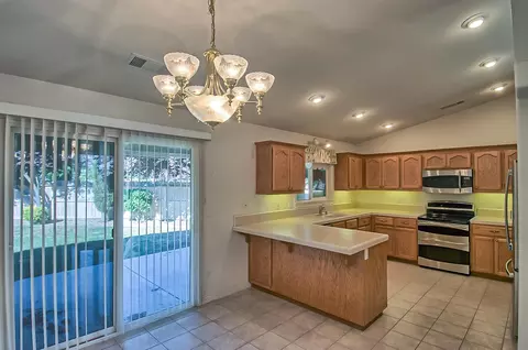 3906 Bristol Dr, Redding, CA 96002 photo 13