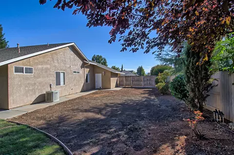 3906 Bristol Dr, Redding, CA 96002 photo 27
