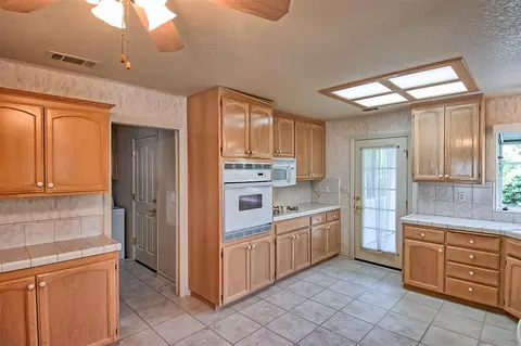 1796 Vineyard Trl, Redding, CA 96003 photo 4