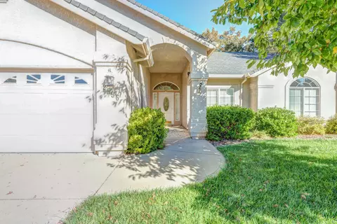 2596 Castlewood Dr, Redding, CA 96002 photo 5