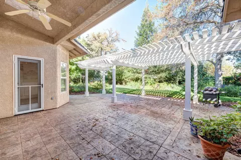 2596 Castlewood Dr, Redding, CA 96002 photo 30