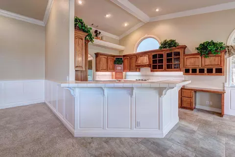 2596 Castlewood Dr, Redding, CA 96002 photo 11