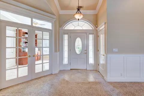 2596 Castlewood Dr, Redding, CA 96002 photo 7