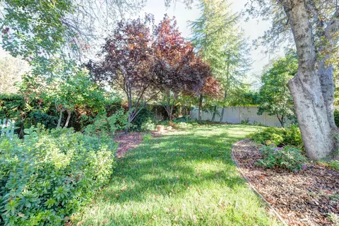 2596 Castlewood Dr, Redding, CA 96002 photo 37
