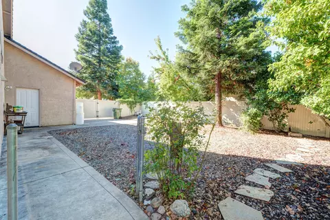 2596 Castlewood Dr, Redding, CA 96002 photo 32