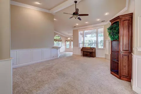 2596 Castlewood Dr, Redding, CA 96002 photo 8