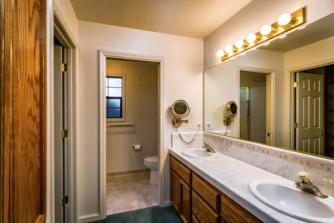 2238 Castlewood Dr, Redding, CA 96002 photo 17