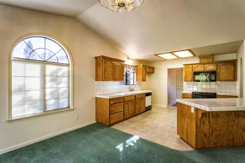 2238 Castlewood Dr, Redding, CA 96002 photo 8