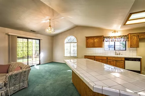 2238 Castlewood Dr, Redding, CA 96002 photo 7