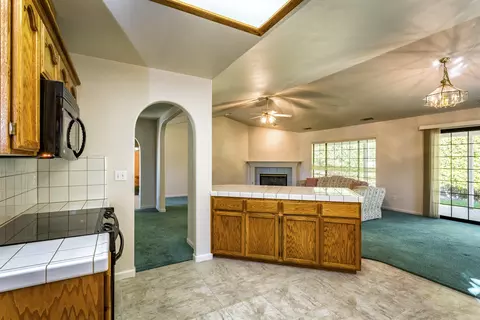 2238 Castlewood Dr, Redding, CA 96002 photo 9