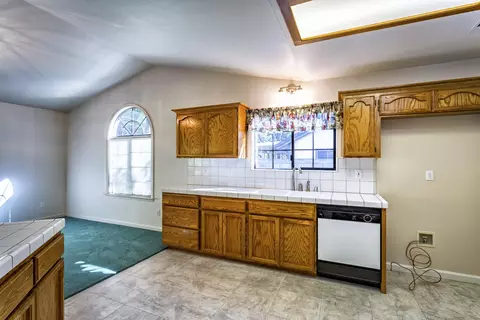 2238 Castlewood Dr, Redding, CA 96002 photo 10