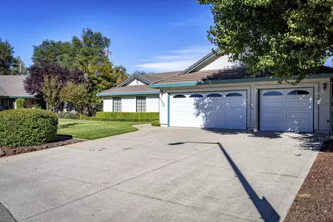 2238 Castlewood Dr, Redding, CA 96002 photo 3
