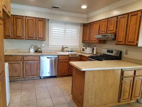2067 Wilder Dr, Redding, CA 96001 photo 2