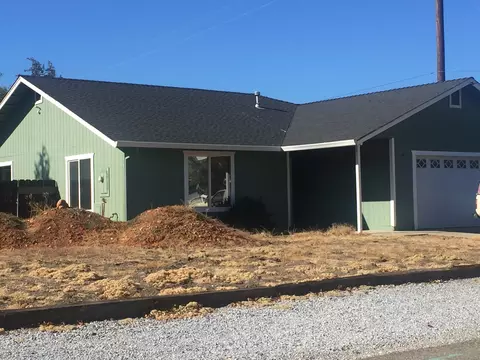 2330 Oxford Rd, Redding, CA 96002 photo 1