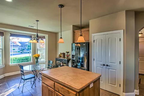 1458 Harbor Ct, Redding, CA 96003 photo 5