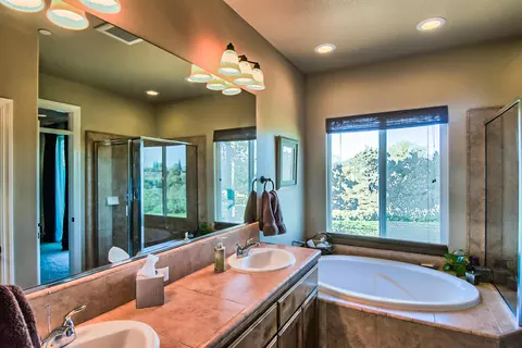 1458 Harbor Ct, Redding, CA 96003 photo 12