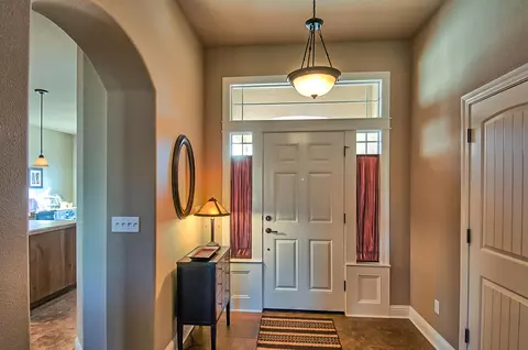 1458 Harbor Ct, Redding, CA 96003 photo 2