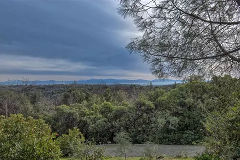 10921 Stacie Way, Redding, CA 96001 photo 2