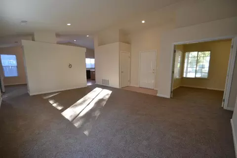 4364 Agnes May Dr, Redding, CA 96002 photo 3
