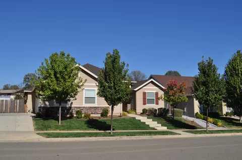 19420 Carnegie Dr, Redding, CA 96003 photo 1