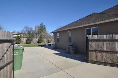 19420 Carnegie Dr, Redding, CA 96003 photo 37